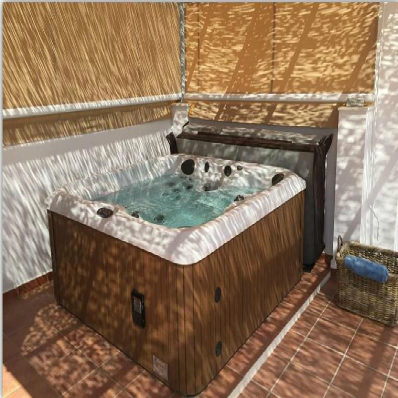 Outdoor Massage Bathtub Whirlpool for 4 Persons